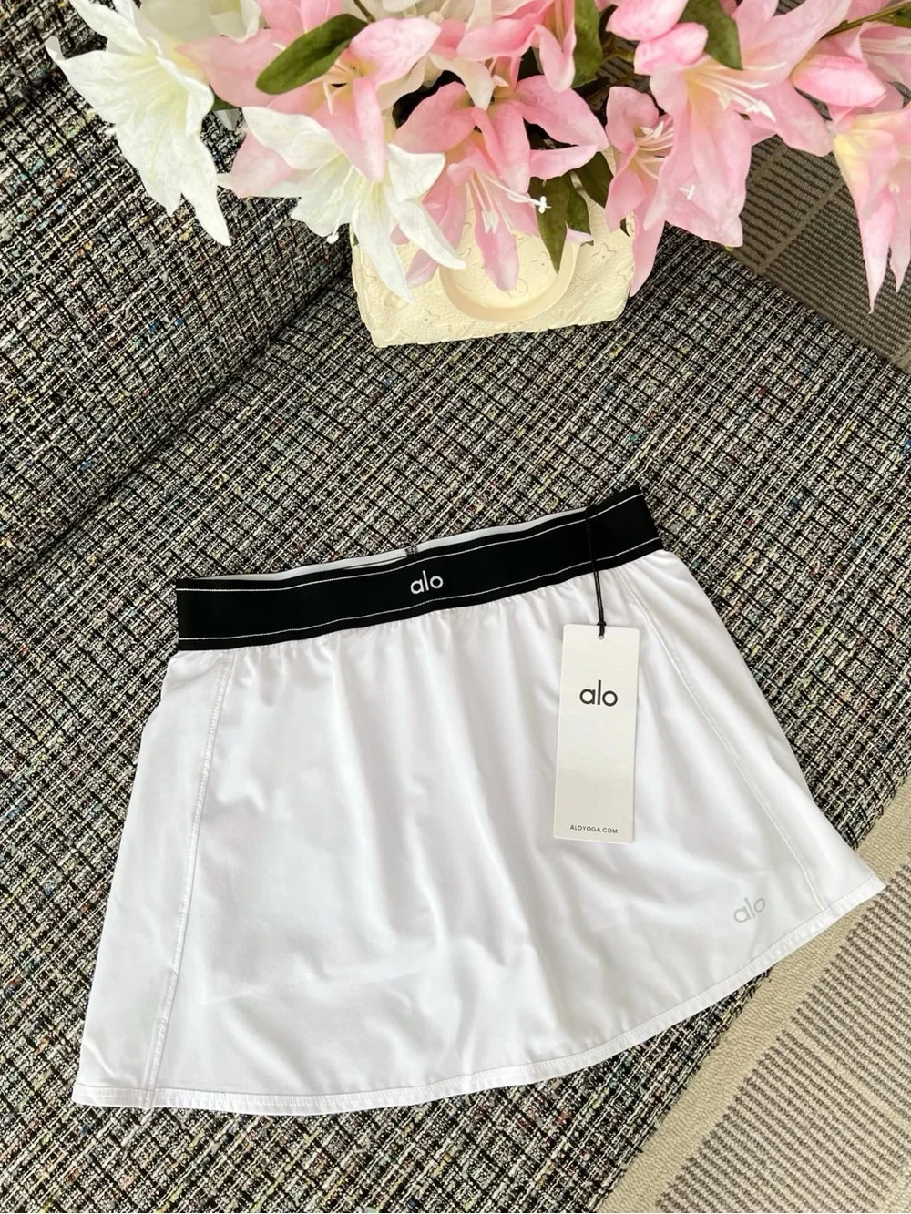 ALO Yoga White Midi Skirt with Black Elastic Waistband
